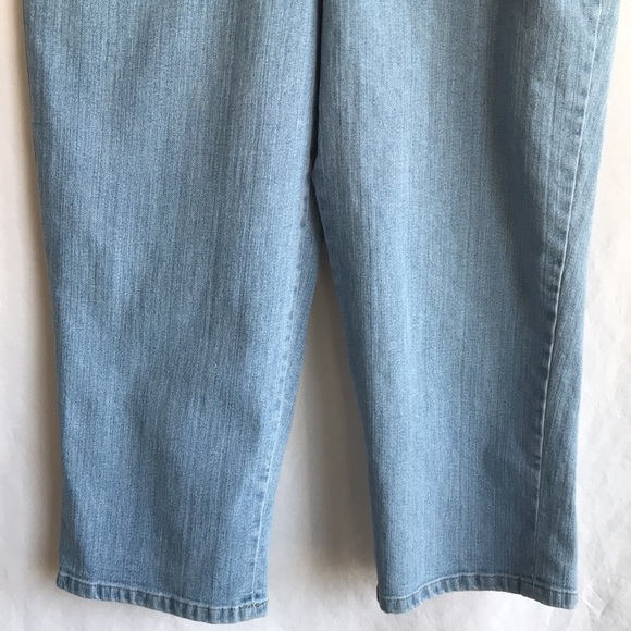 Style & Co. blue denim capris, size 12 - Picture 3 of 10